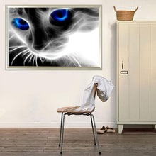 Charger l'image dans la galerie, Chat aux yeux bleus - diamant rond complet - 40x30cm