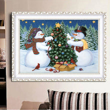Charger l'image dans la galerie, Arbre de Noël bonhomme de neige - diamant rond complet - 30x40cm