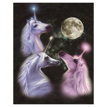 Charger l'image dans la galerie, Lune de cheval - diamant plein rond - 25x30cm