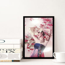 Charger l'image dans la galerie, Geisha - diamant rond complet - 30x40cm