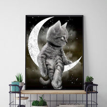 Charger l'image dans la galerie, Chat de lune - diamant rond plein - 30x40cm