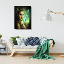 Charger l'image dans la galerie, Fille de papillon - diamant rond complet - 30x40cm