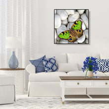 Charger l'image dans la galerie, Papillon en pierre - diamant rond complet - 30x30cm