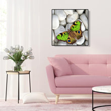 Charger l'image dans la galerie, Papillon en pierre - diamant rond complet - 30x30cm