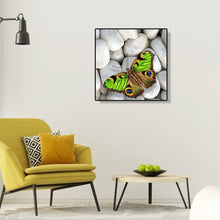 Charger l'image dans la galerie, Papillon en pierre - diamant rond complet - 30x30cm