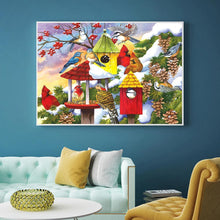 Charger l'image dans la galerie, Maison d’oiseau heureuse - peinture complète de diamant - 40x30cm