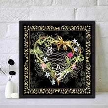 Charger l'image dans la galerie, Coeur d’amour - peinture en diamant complet - 30x30cm