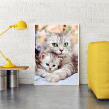 Charger l'image dans la galerie, Chat étreignant - peinture complète de diamant - 30x40cm
