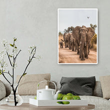 Charger l'image dans la galerie, Éléphant sur route - diamant rond complet - 30x40cm