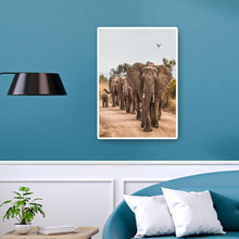 Charger l'image dans la galerie, Éléphant sur route - diamant rond complet - 30x40cm