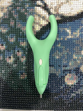 Charger l'image dans la galerie, Forme ergonomique Diamond Painting Stylo