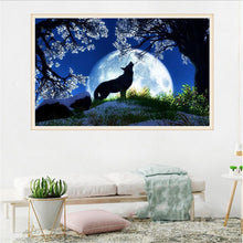 Charger l&#39;image dans la galerie, Loup de lune - diamant rond plein - 30x40cm
