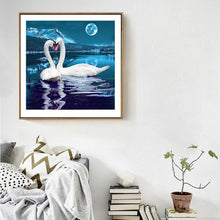 Charger l&#39;image dans la galerie, Lac des cygnes - peinture diamant pleine - 30x30cm
