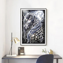 Charger l&#39;image dans la galerie, Crâne de cheval foncé - diamant rond complet - 30x40cm
