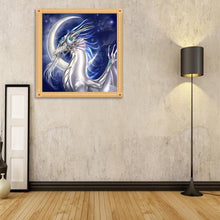 Charger l&#39;image dans la galerie, Lune blanche de dragon - diamant rond plein - 30x30cm
