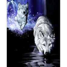 Charger l&#39;image dans la galerie, Running white wolf - diamant rond complet - 30x40cm
