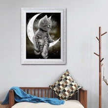 Charger l&#39;image dans la galerie, Chat de lune - diamant rond plein - 30x40cm
