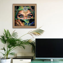 Charger l&#39;image dans la galerie, Fille masquée - peinture complète de diamant - 30x30cm
