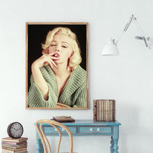 Charger l&#39;image dans la galerie, Jolie fille - peinture en diamant complet - 30x40cm
