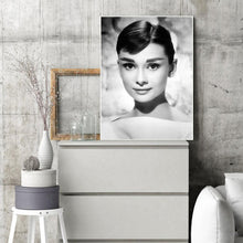 Charger l&#39;image dans la galerie, Jolie fille - peinture en diamant complet - 30x40cm
