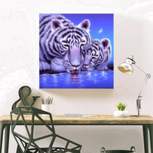 Charger l&#39;image dans la galerie, Snuggle tiger - peinture diamant pleine - 30x30cm
