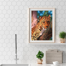 Charger l&#39;image dans la galerie, Léopard d’escalade - peinture en diamant complet - 40x30cm
