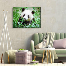 Charger l&#39;image dans la galerie, Panda mangeant le bambou - diamant rond complet - 50x40cm
