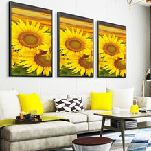 Charger l&#39;image dans la galerie, Tournesol 3 panneau - diamant rond complet - 45x70cm
