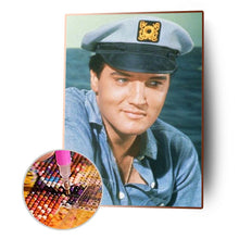Charger l&#39;image dans la galerie, Portrait d’Elvis - diamant rond complet - 30x40cm
